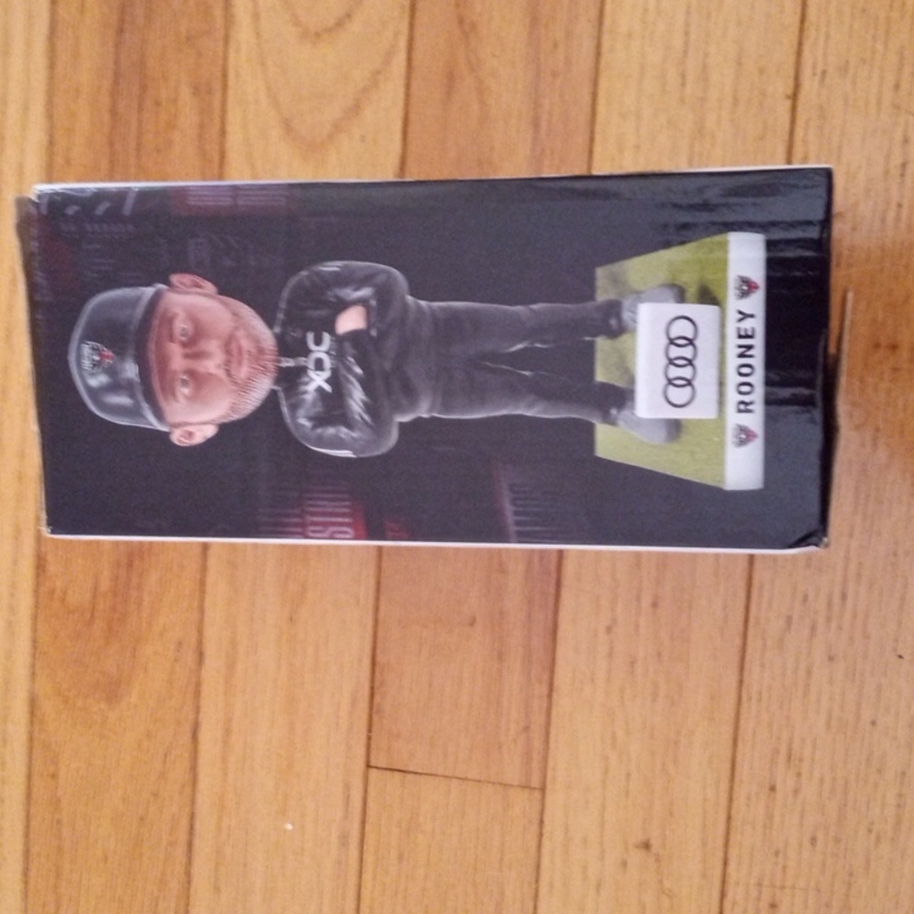 Bobblehead - Picture 4 of 4